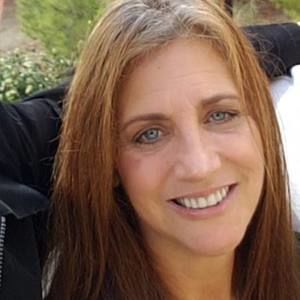 Meet your Posher, Mona